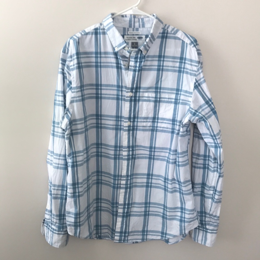 Men’s button down plaid shirt
